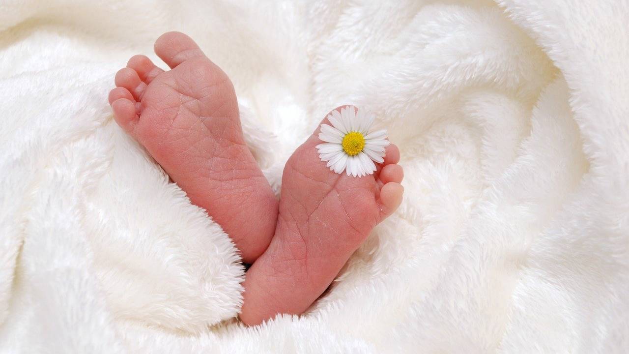 Курская акушерка помогла родиться 10 тысячам малышей